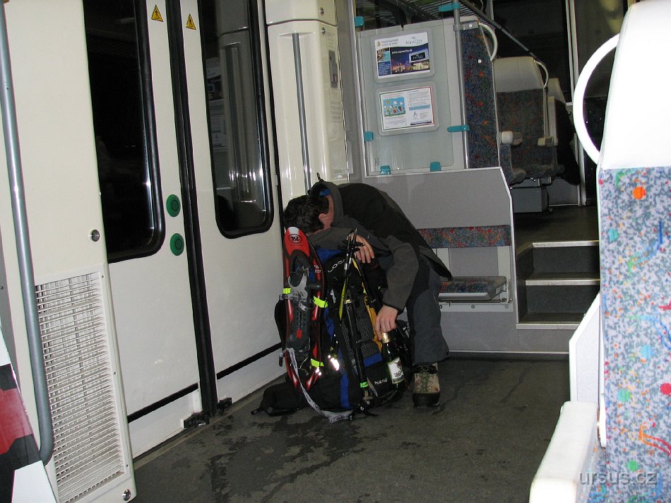 tatry 448.jpg - Nojo, dát si pivo po čtyřech dnech abstinence, to s člověkem zatočí =)